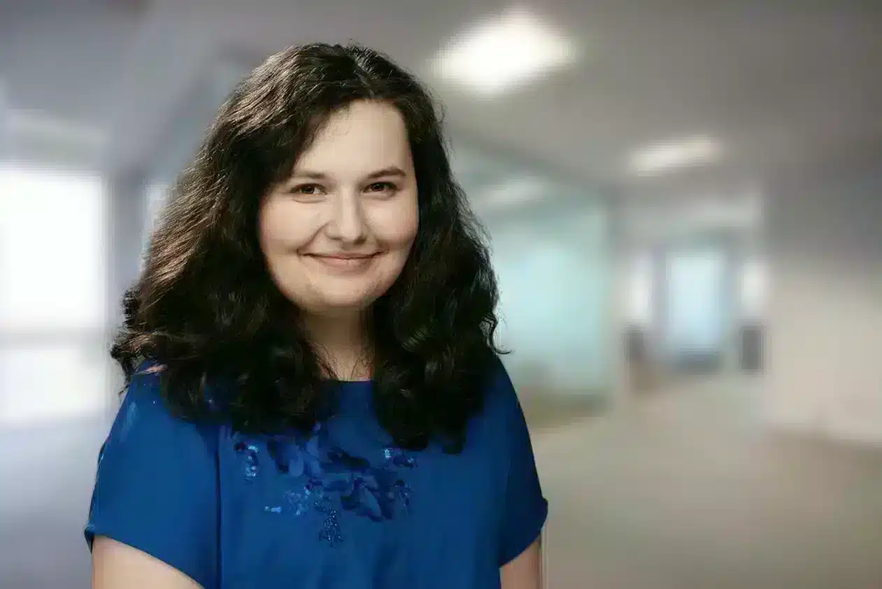Raluca Fenesan at ERNI Slovakia offices.